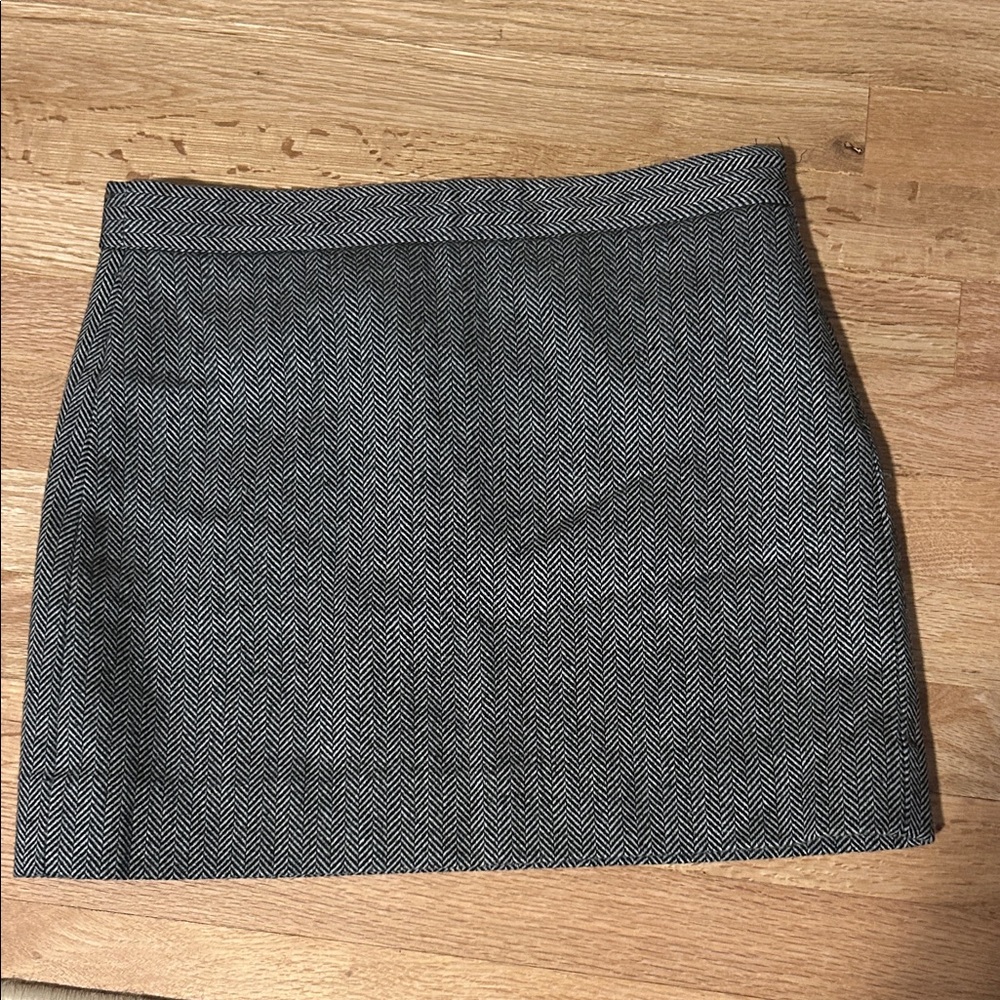 GAP Black and White Chevron Mini Skirt